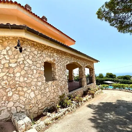 Holiday home Rina Avola