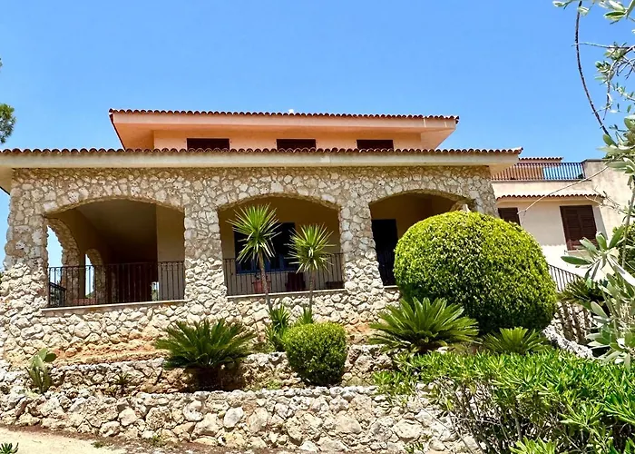 Rina Tatil Evi Avola